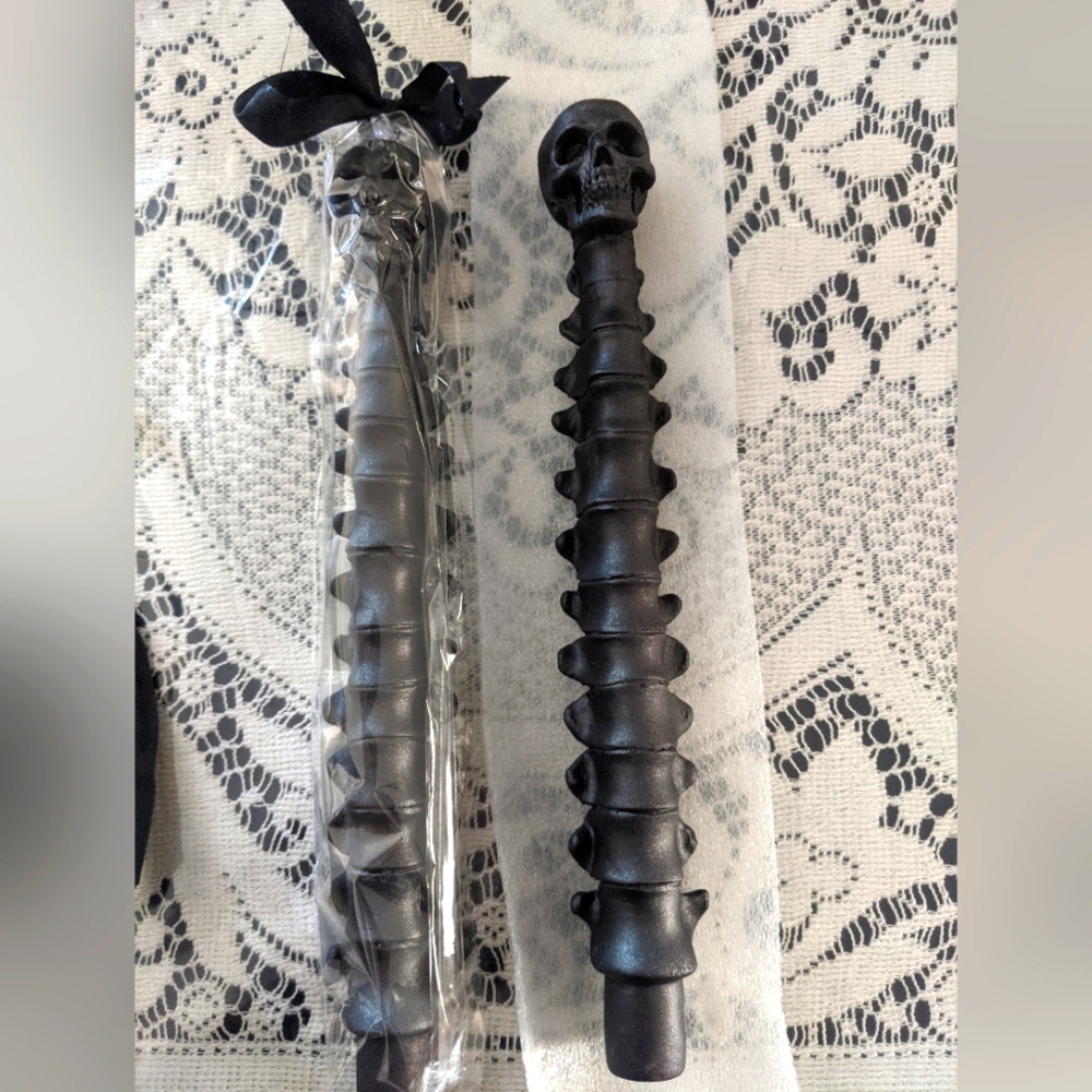 Halloween Rare Black Matte Skull Spine Taper Bleeding Candles Goth Decor